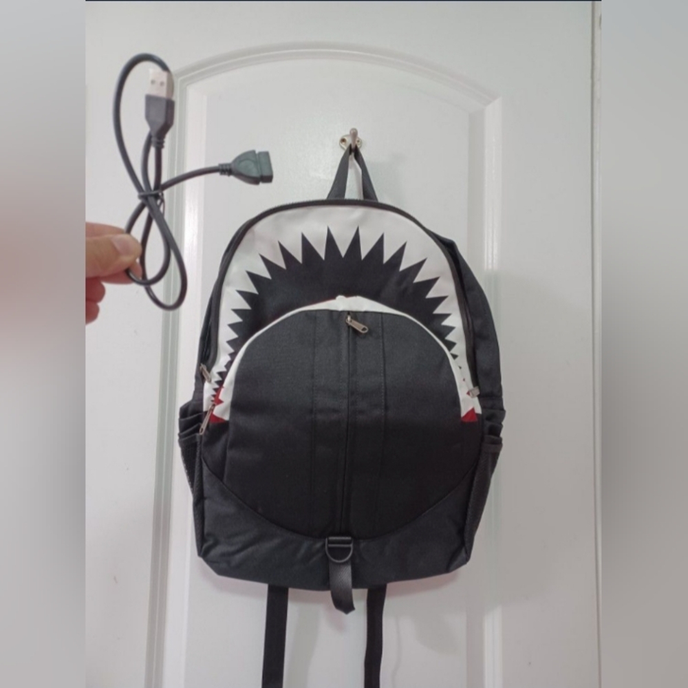 Shark Backpack - Picture 2 of 6
